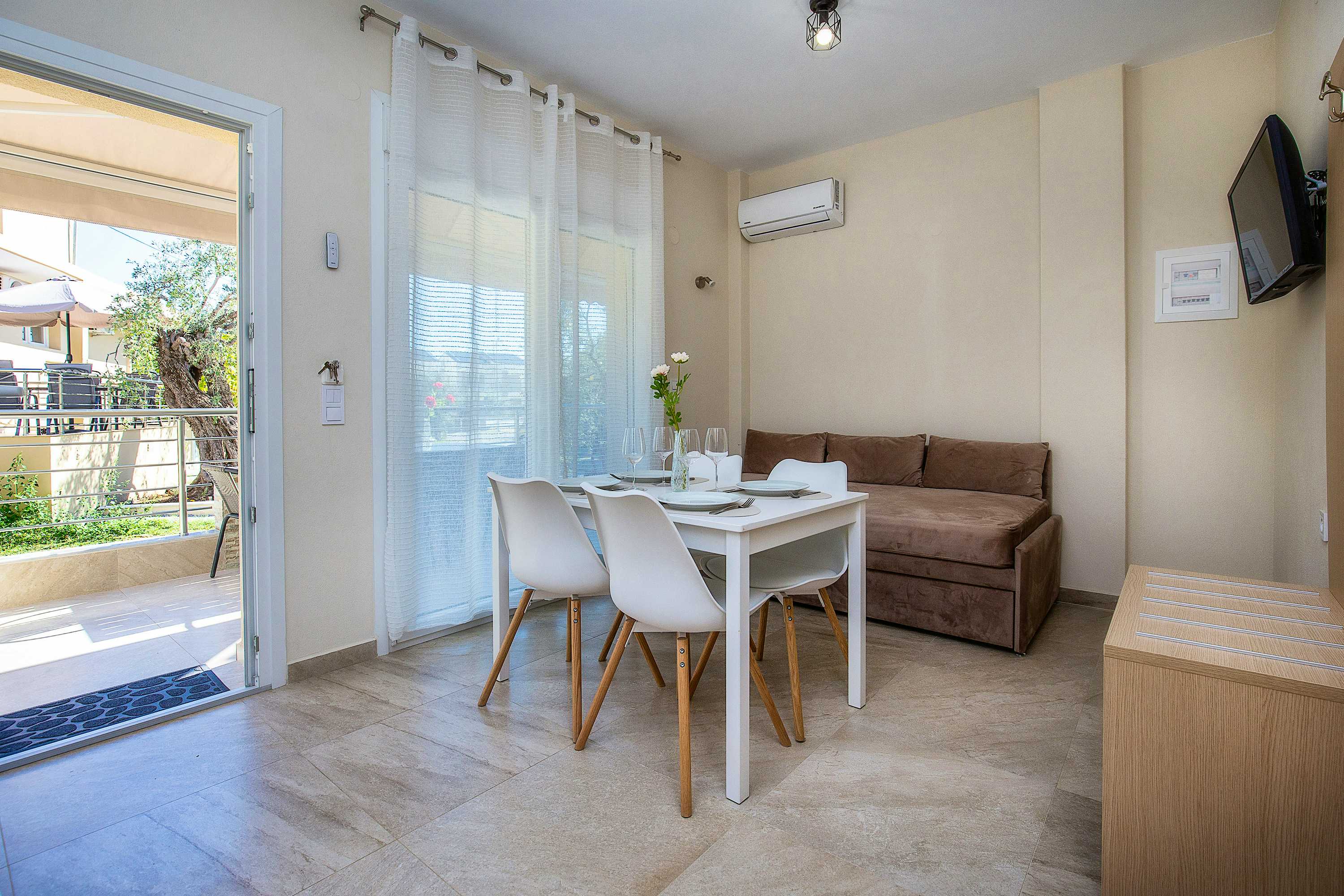 #2 Maisonette - 1