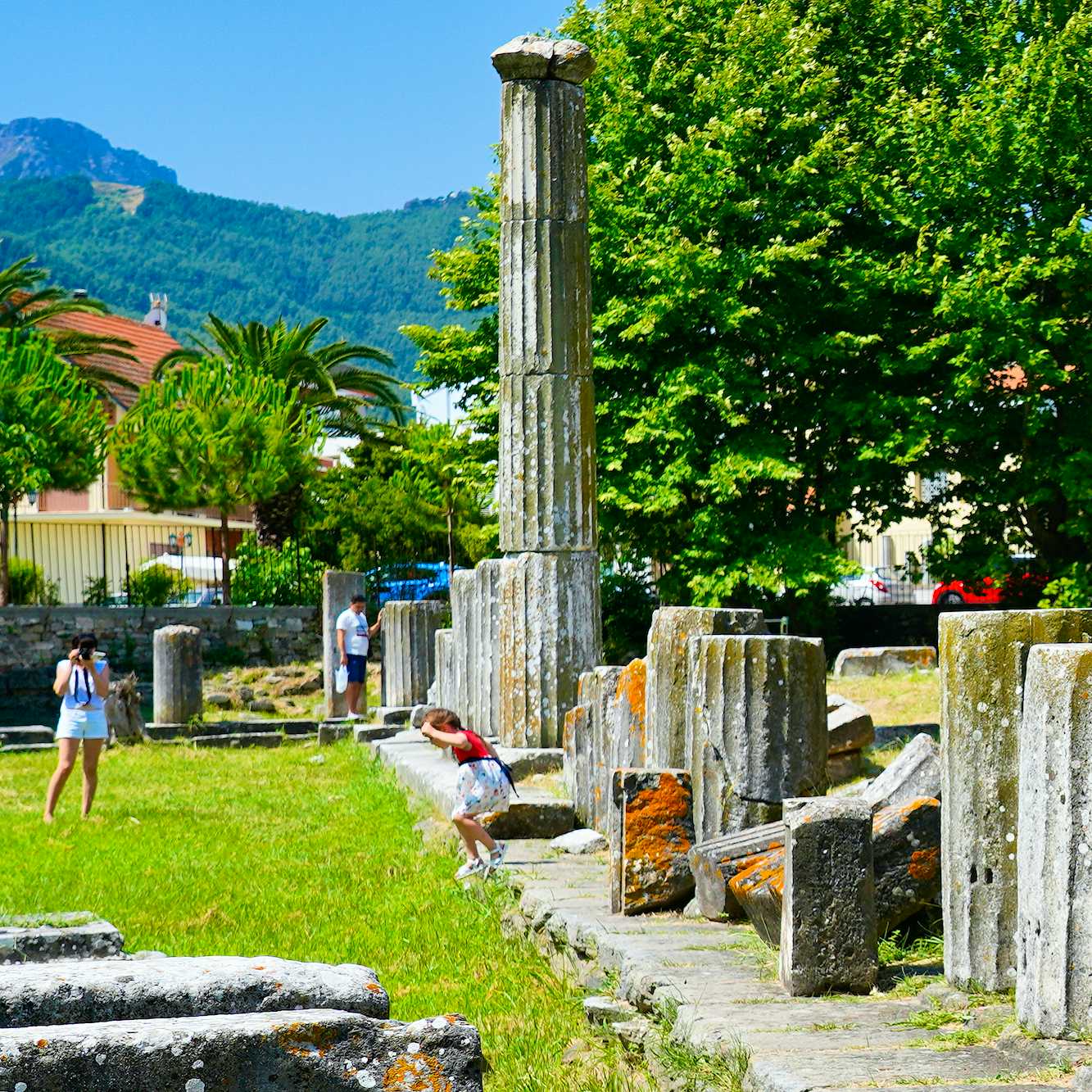 Photo Caption: Εξερευνήστε τις αρχαιότητες και το αρχαιολογικό μουσείο